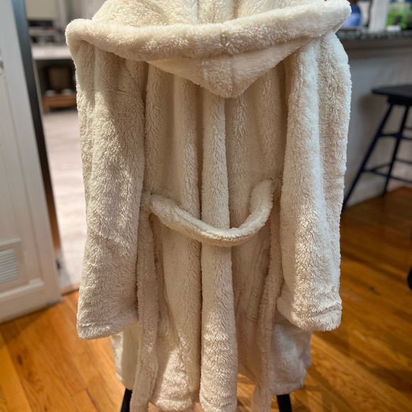 UGG Bathrobe-Never worn! - Picture 2 of 4